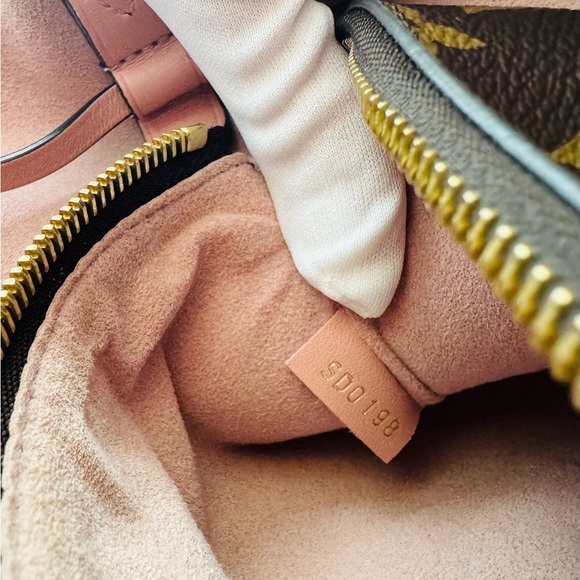 Louis Vuitton NoeNoe MN Rose Poudre Bag - Picture 15 of 16